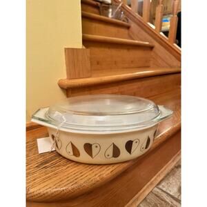 Vintage 1959 Pyrex Glass Golden Hearts/Deluxe Cinderella Casserole w Lid 2.5qt